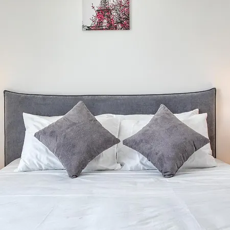 New! Sant Anna Residences, M1 By Sf Homes アパート *