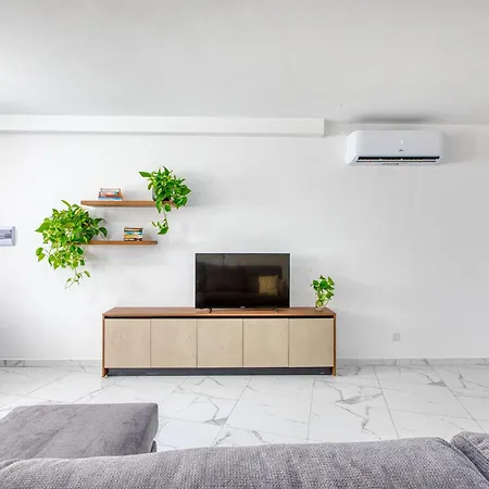 New! Sant Anna Residences, M1 By Sf Homes * マルサスカーラ