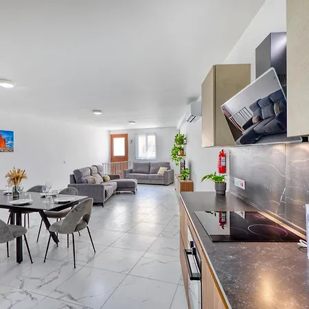 New! Sant Anna Residences, M1 By Sf Homes مارساسكالا