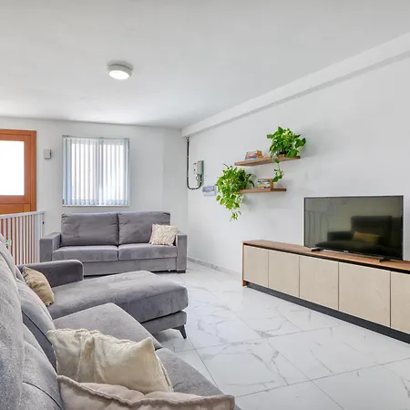 New! Sant Anna Residences, M1 By Sf Homes شقة