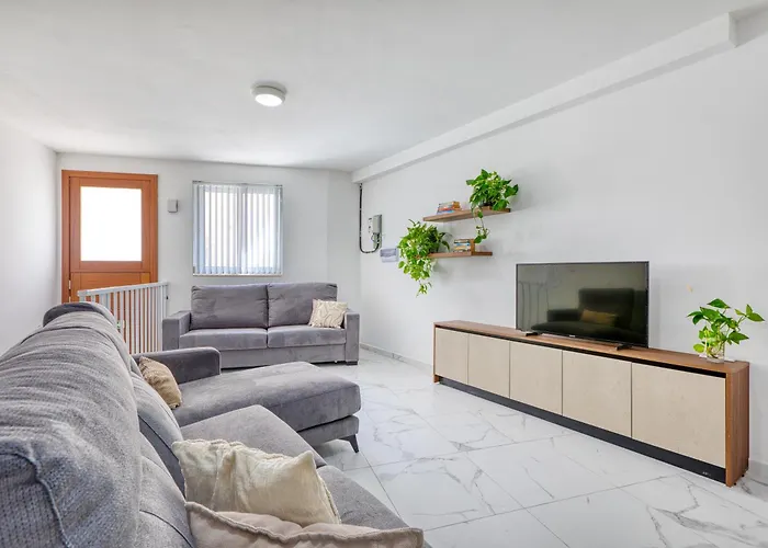 New! Sant Anna Residences, M1 By Sf Homes Apartament